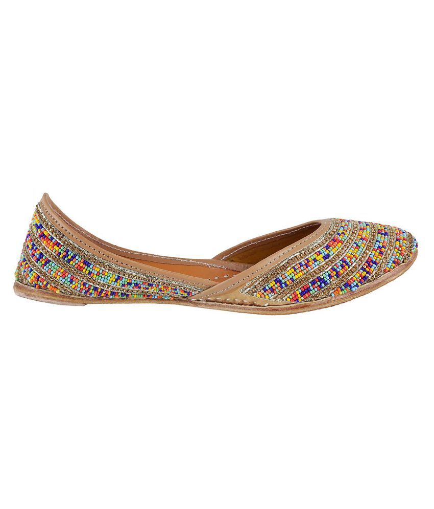 metro ethnic footwear