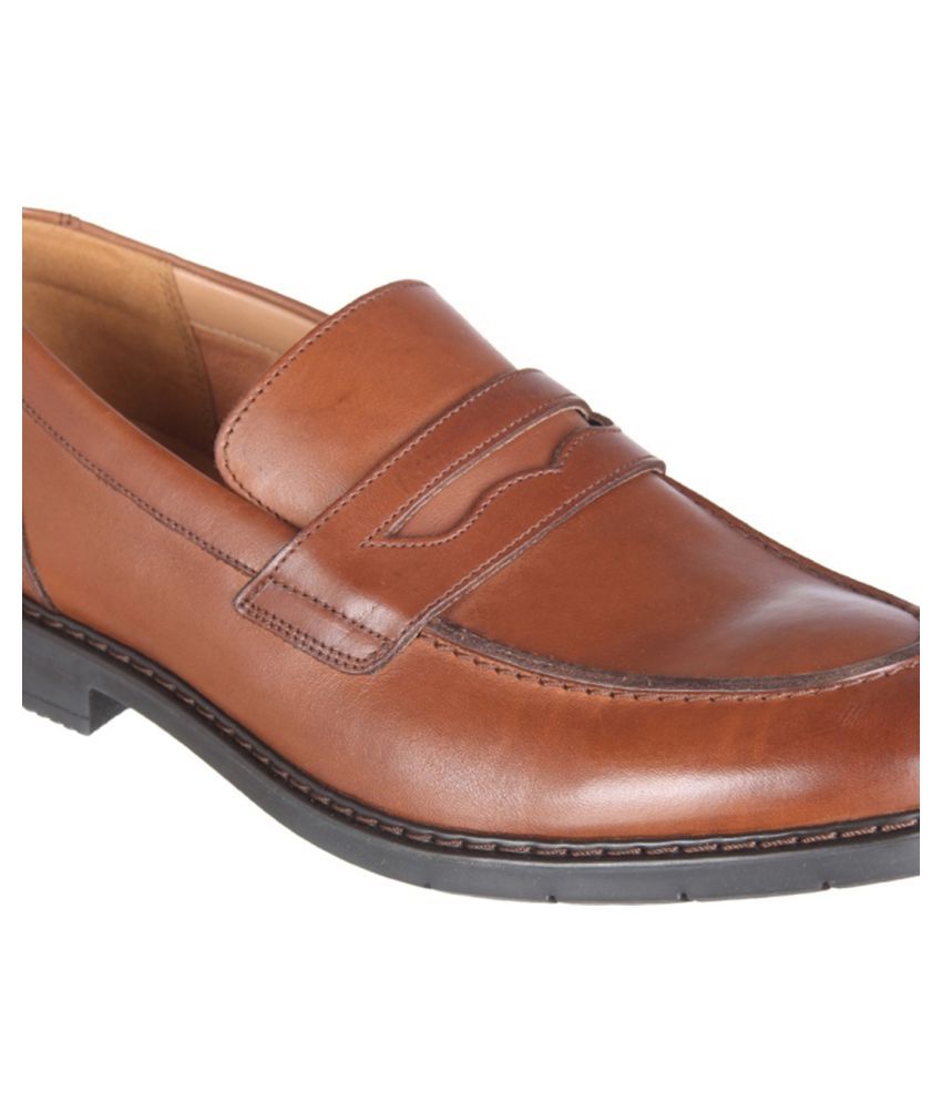 tan clarks shoes