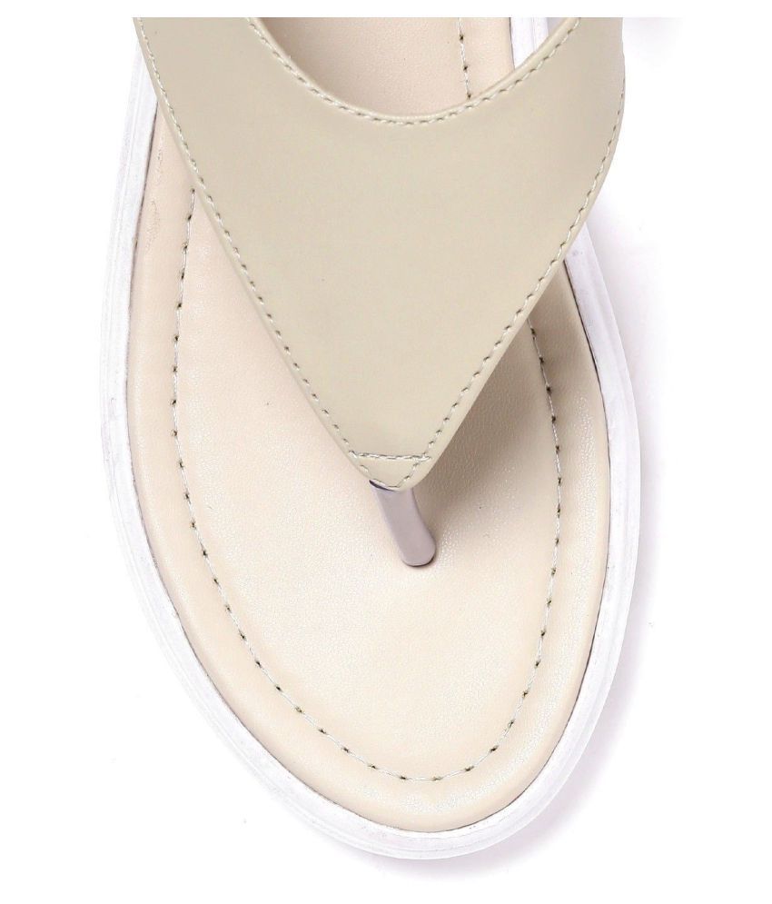 mast and harbour chappal