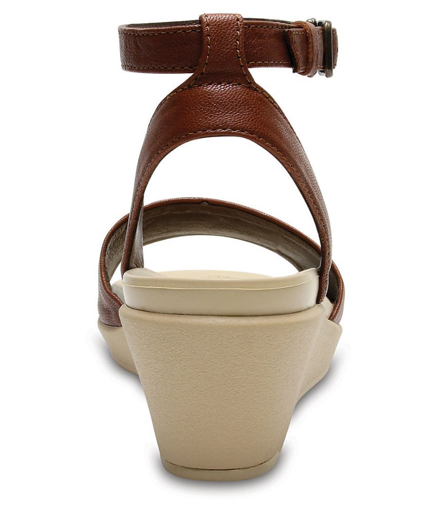 crocs leigh ann ankle strap