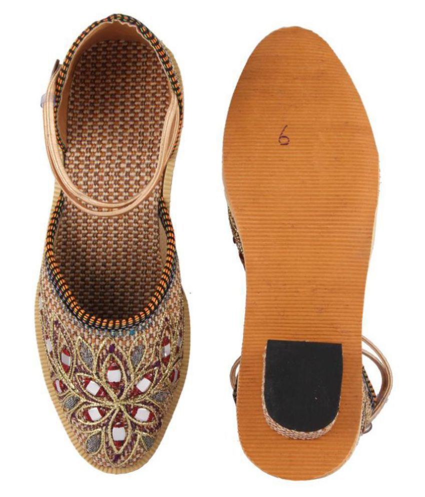 ethnic footwear for women's
