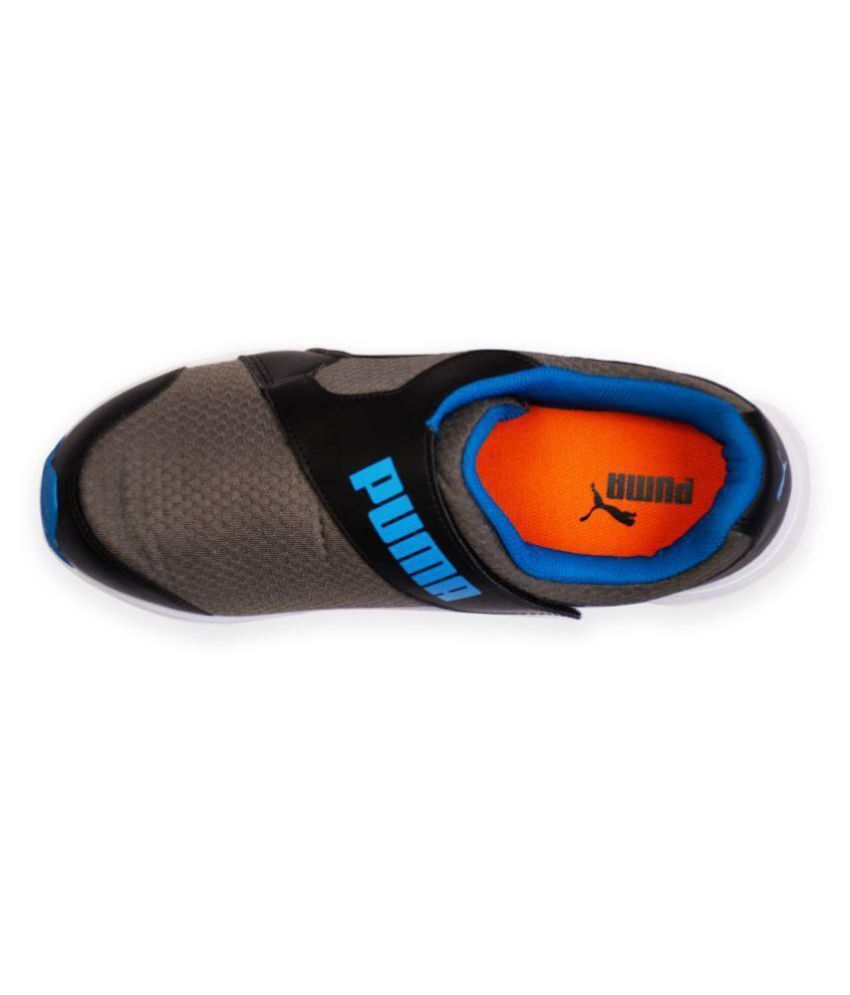 puma all black running shoes