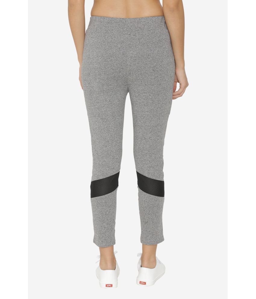 grey jeggings