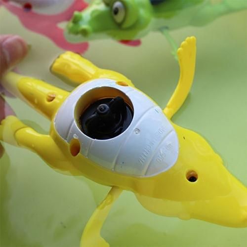 Creative Baby Kid Bath Time WindUp Diver Swimming Crocodile Clockwork