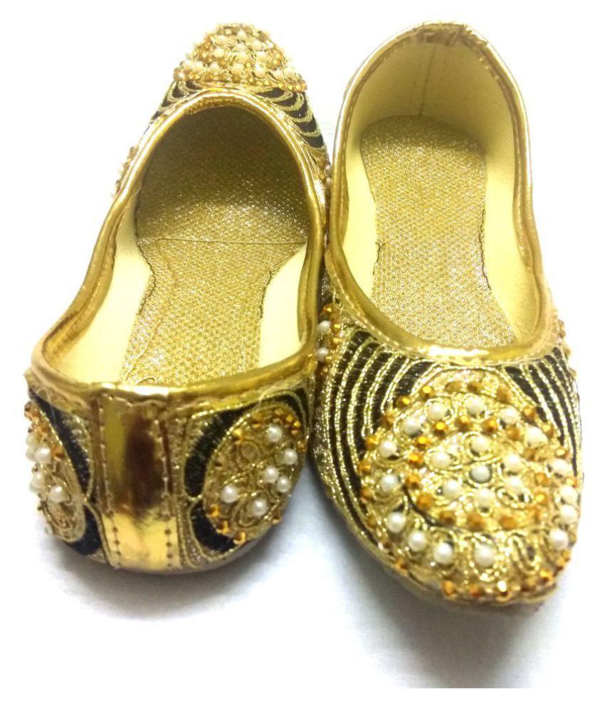 ethnic footwear for women's