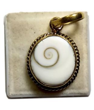 PENDANT IndianStore4All Natural Gomti Chakra Shell Locket 18-20 mm Approx