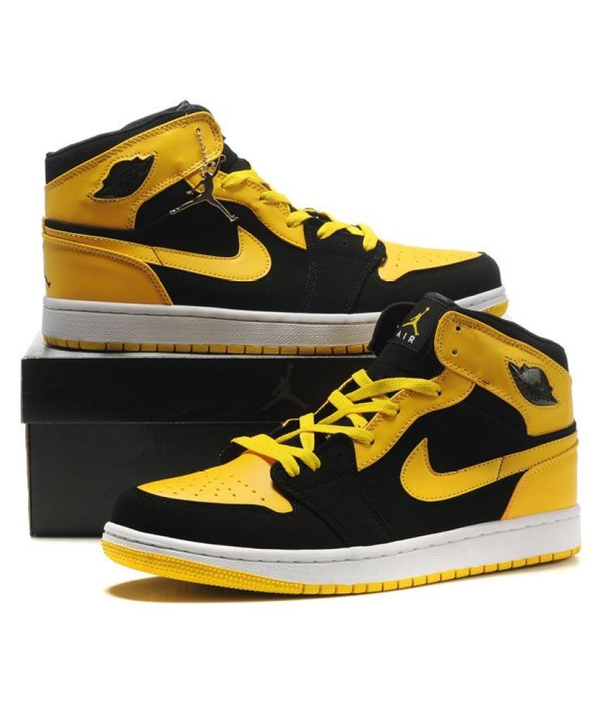 black and yellow nike jordan 1