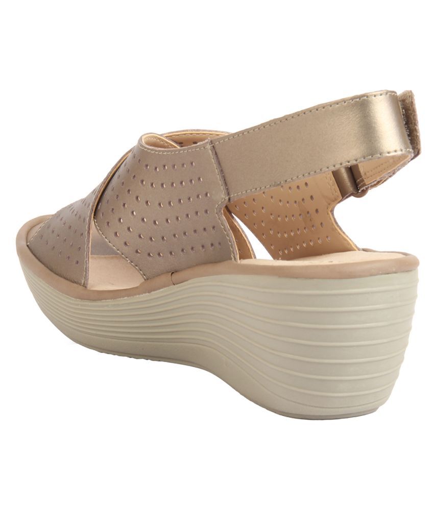 clarks gold heels