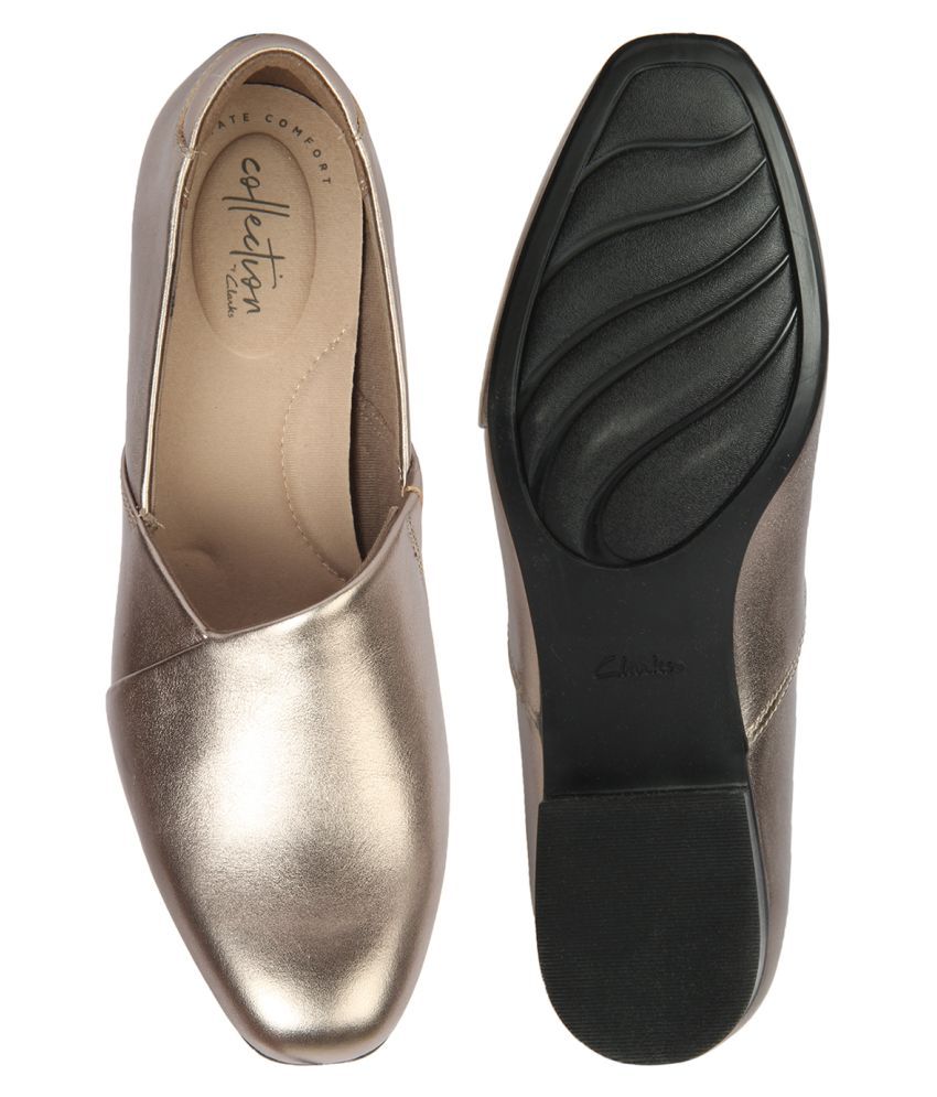 clarks gold heels