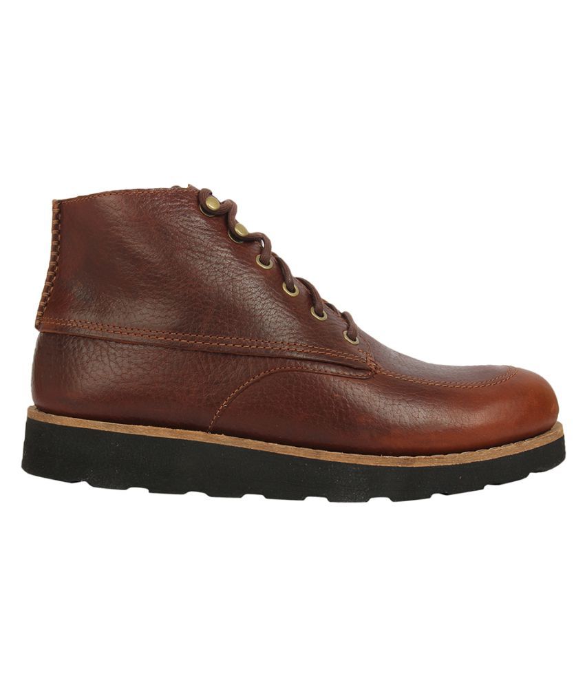 tan clarks