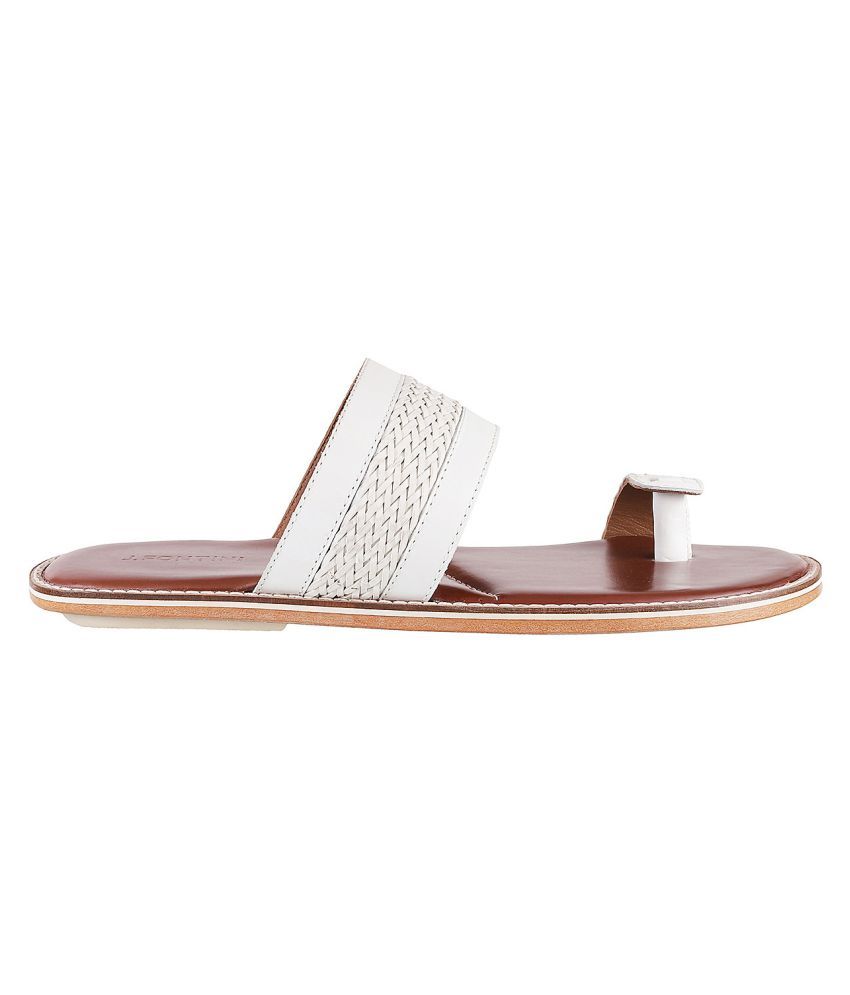 flipkart mochi sandals