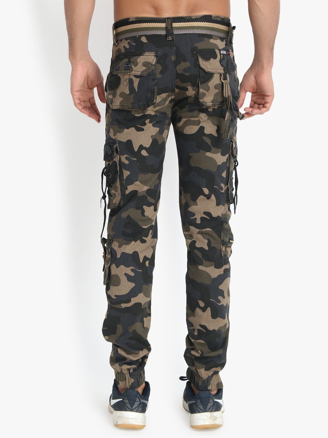 regular fit cargos