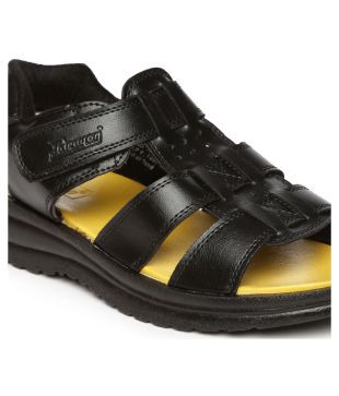 paragon leather chappal