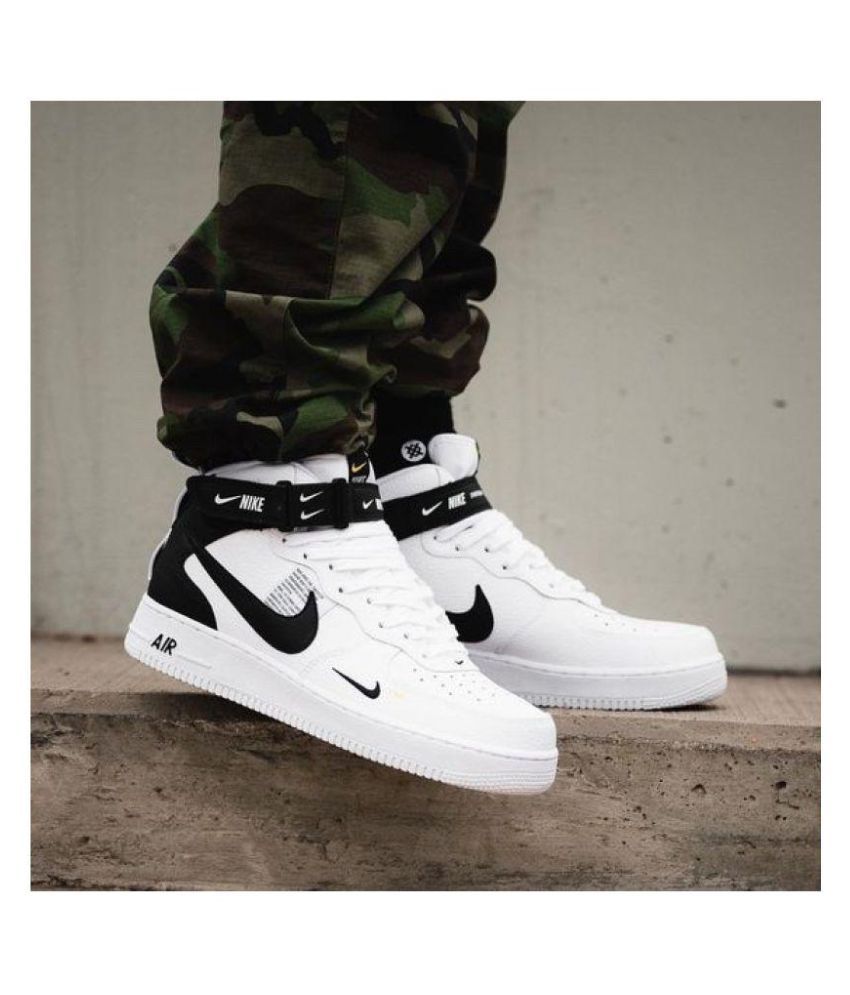 nike white shoes snapdeal