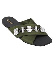 catwalk flat chappals