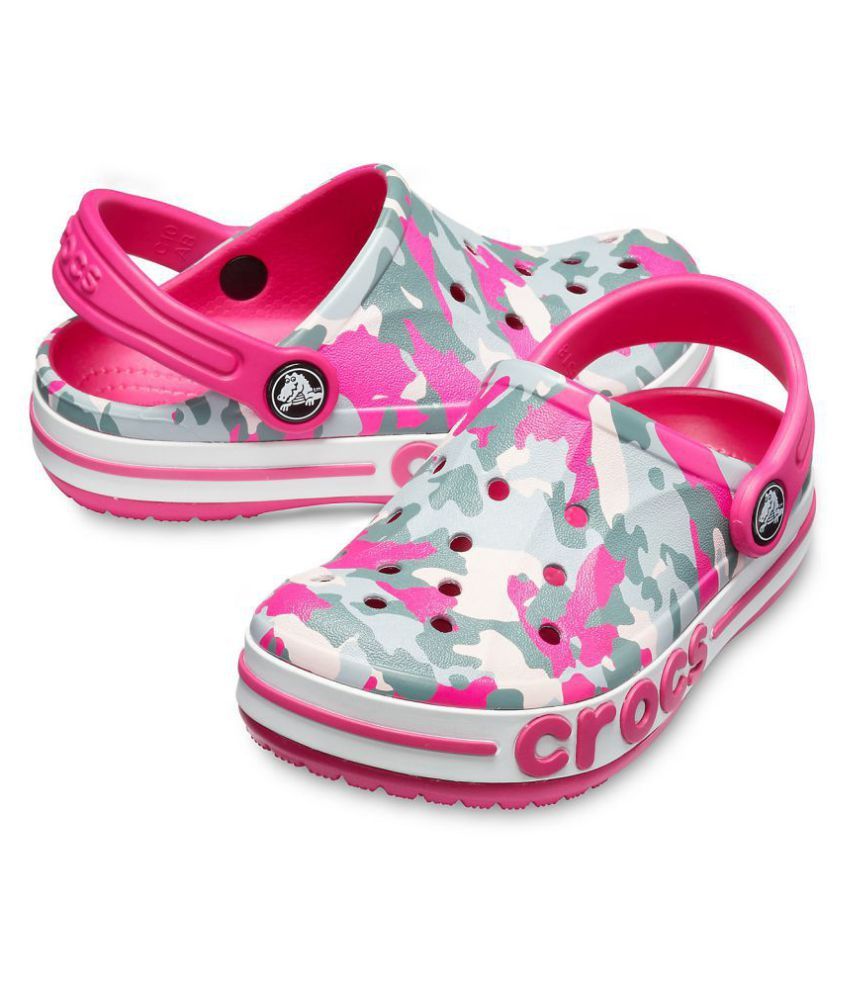 womens graphic crocs