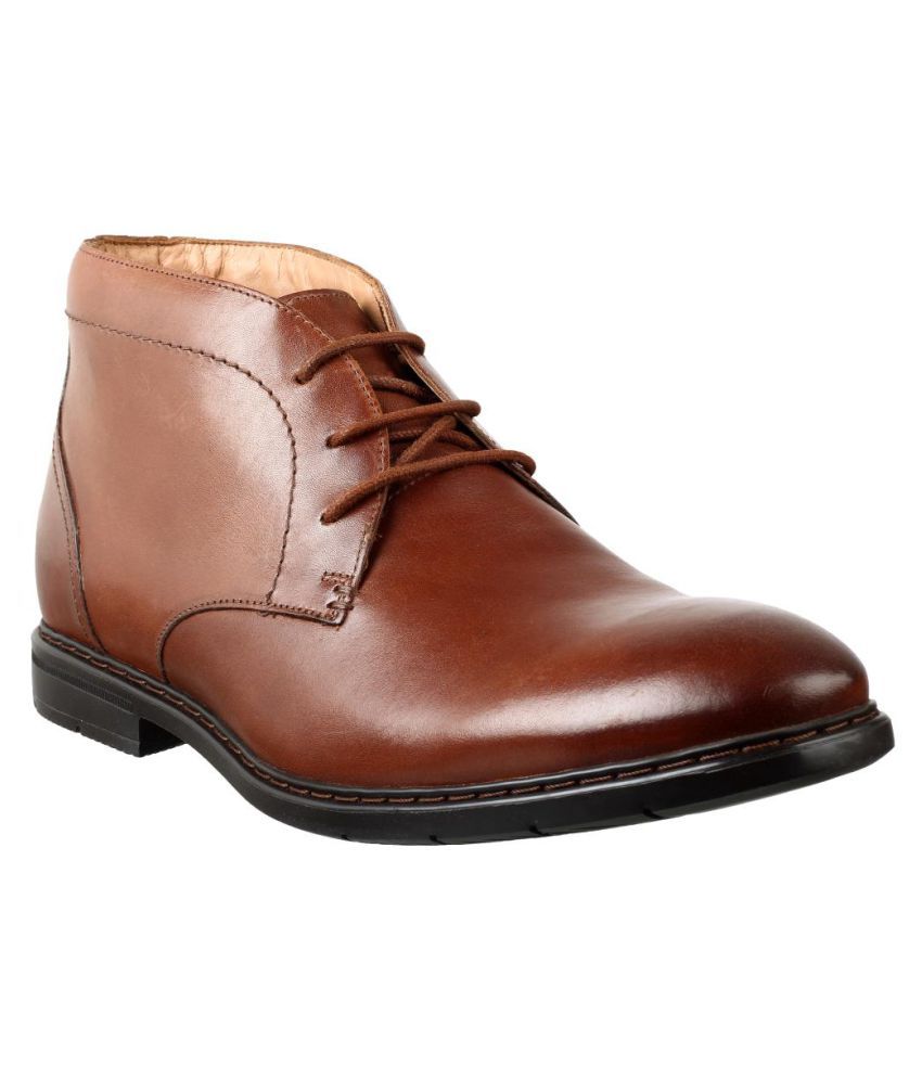 tan clarks