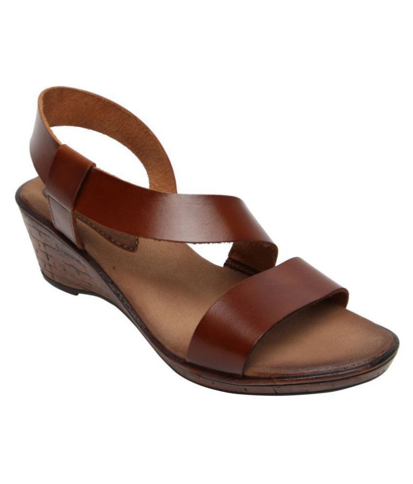 pointed tan flats