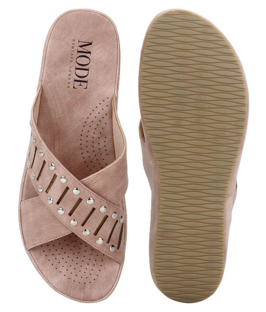 mode by red tape pumps
