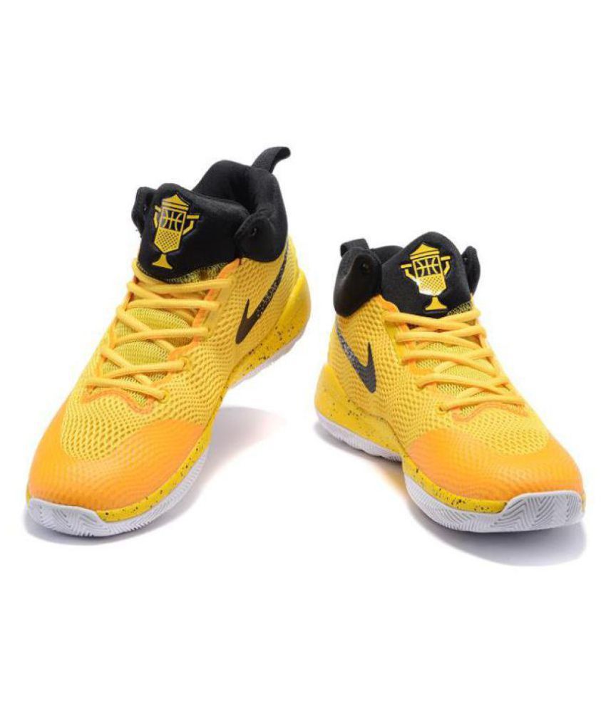 yellow nike zoom shoes