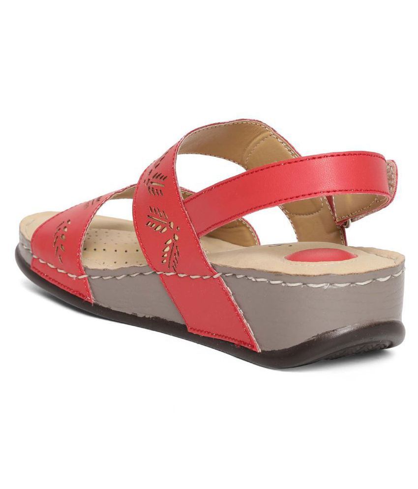 paragon sandals for ladies