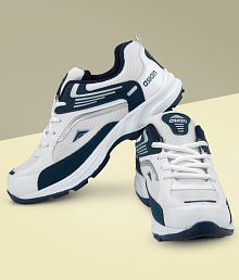 sports shoes for men offer
