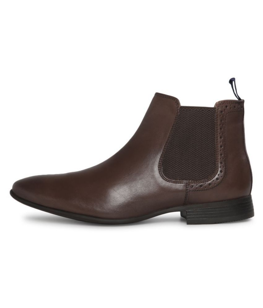 red tape chelsea boots in brown leather