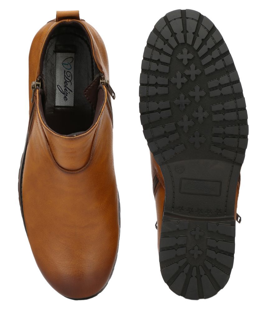 tan chukkas