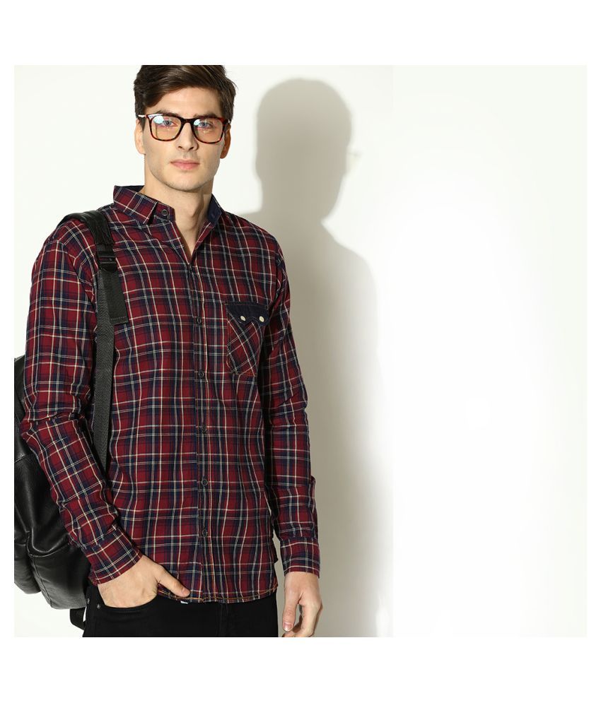 maroon shirt mens