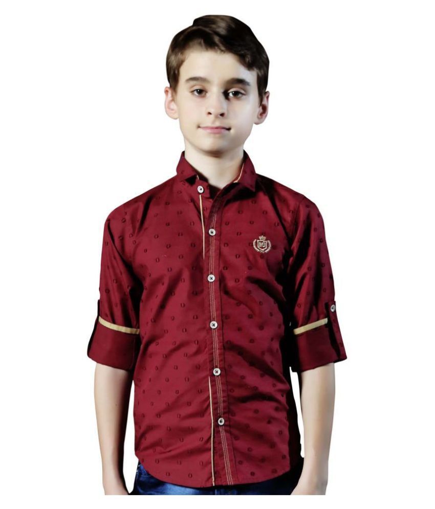 up maroon shirt