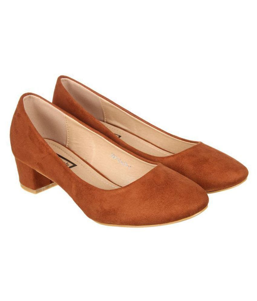 block heel tan heels