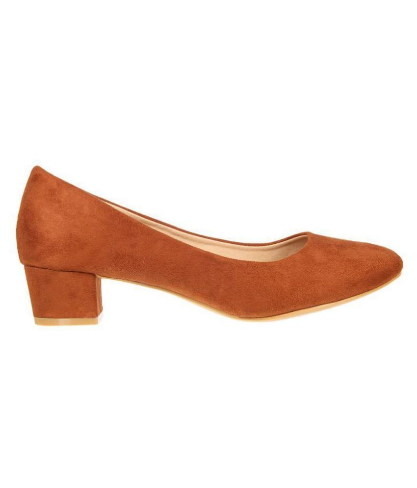 I'm so fond of these shoes ! | Tan strappy heels, Strappy sandals heels, Sandals heels