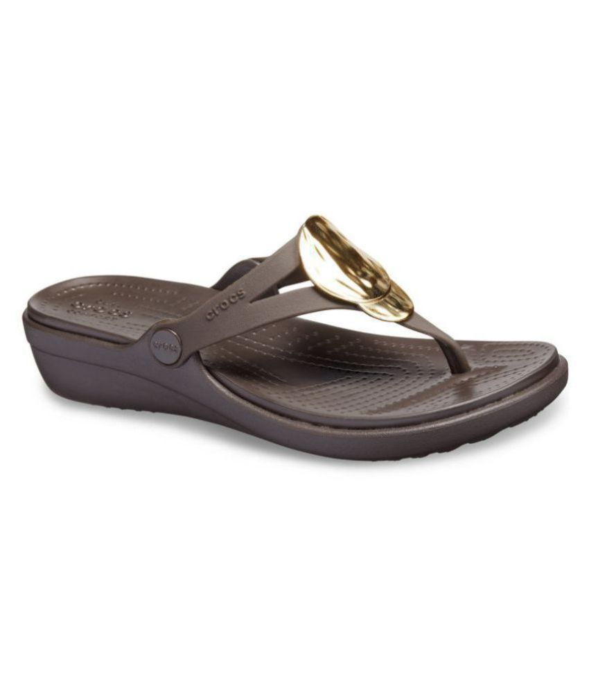 Crocs Gold Wedges Heels Price in India- Buy Crocs Gold Wedges Heels ...