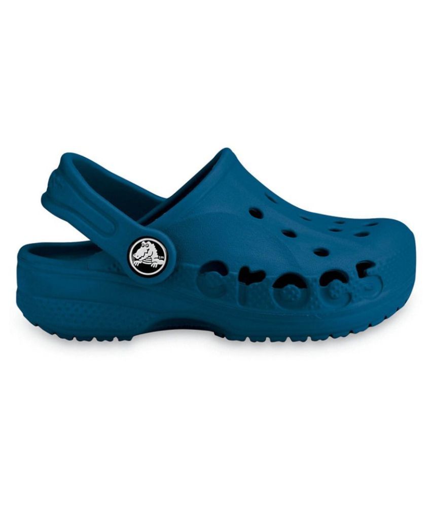 Crocs Roomy Fit Blue Clogs For Kids Price in India- Buy Crocs Roomy Fit ...