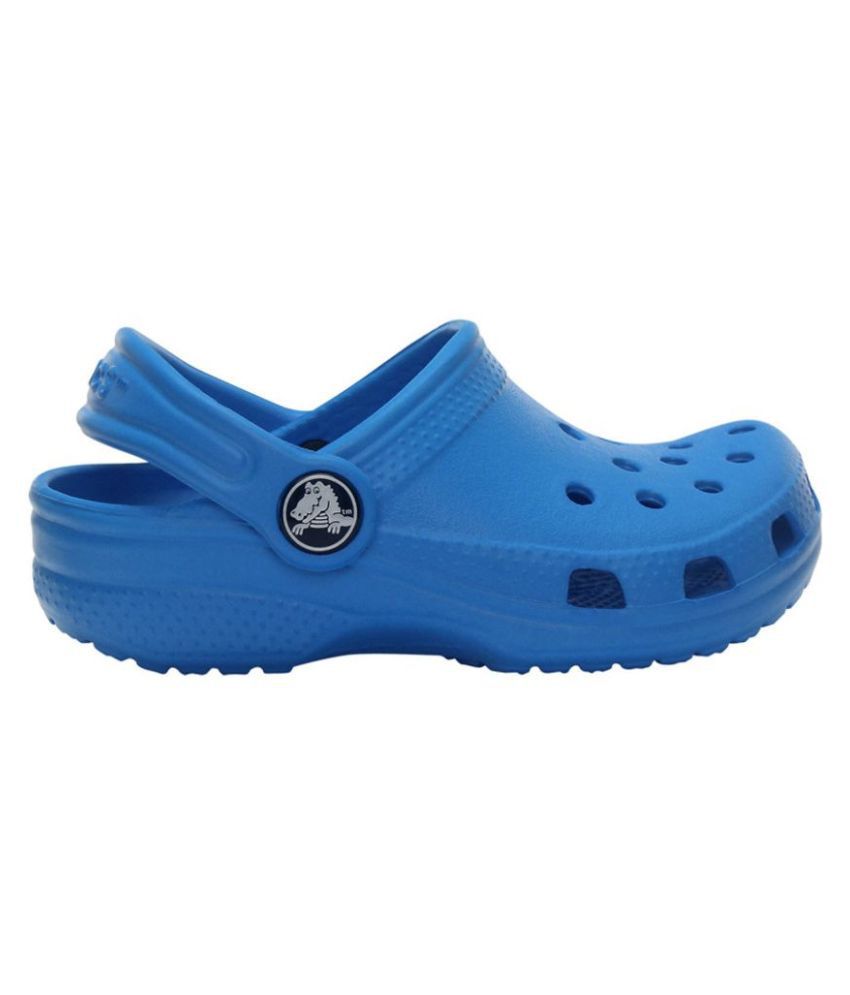 Crocs Roomy Fit Blue Clogs For Kids Price in India- Buy Crocs Roomy Fit ...