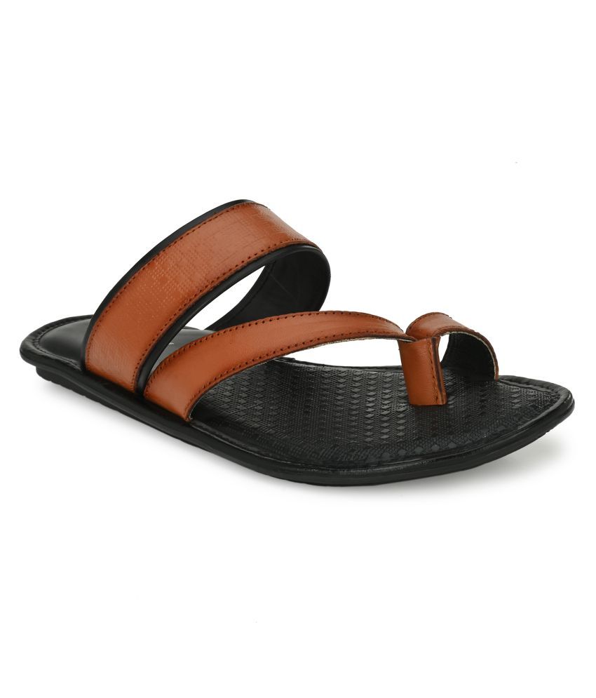 bucik chappals