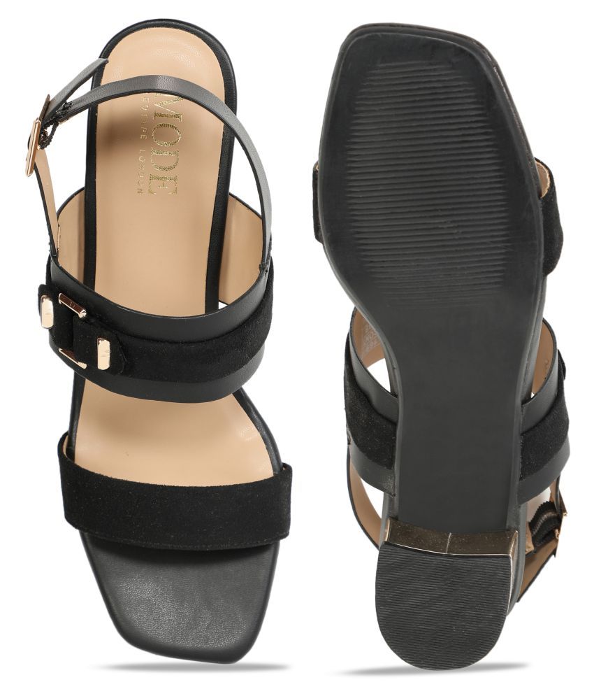 mode by red tape pumps