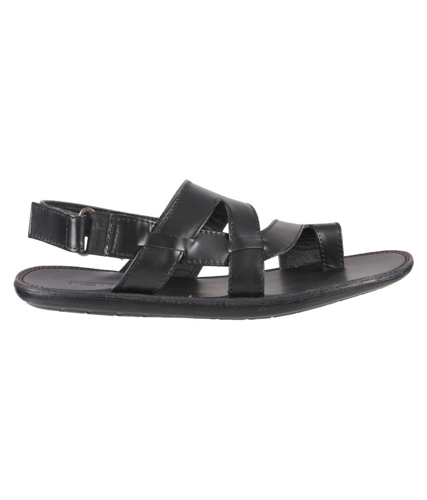 metro flat sandals