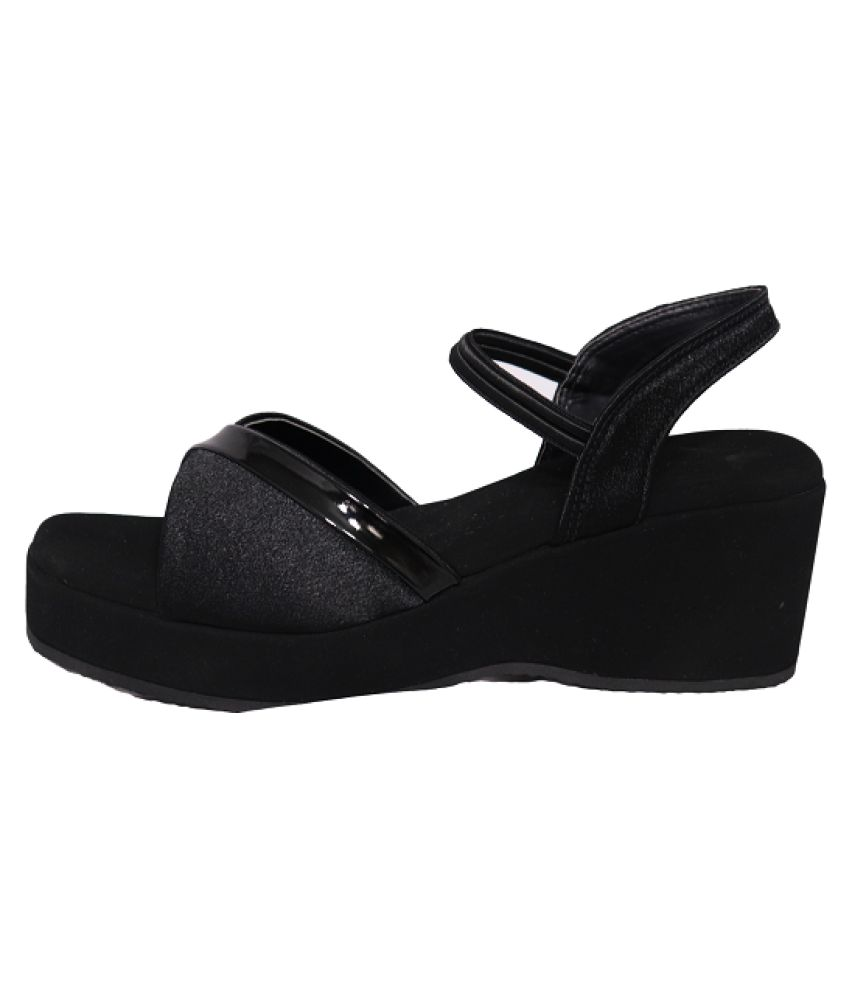 RAGE GAZE Black Floater Sandals Price in India- Buy RAGE GAZE Black ...