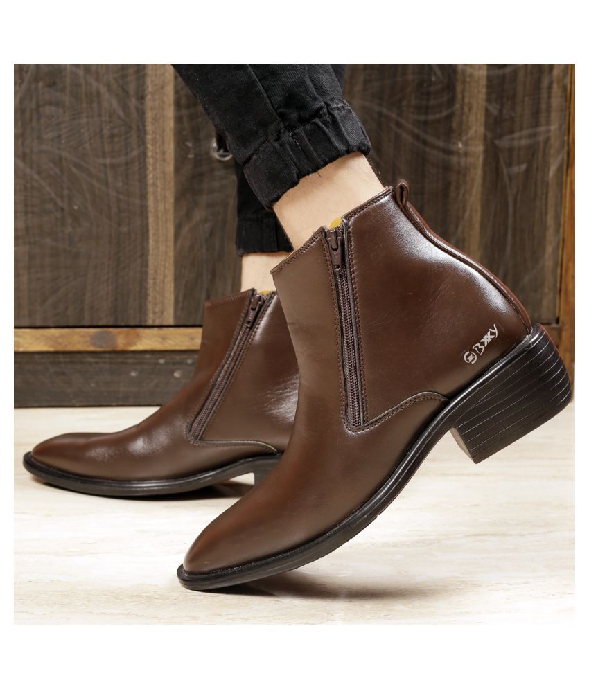     			YUVRATO BAXI Brown Casual Boot