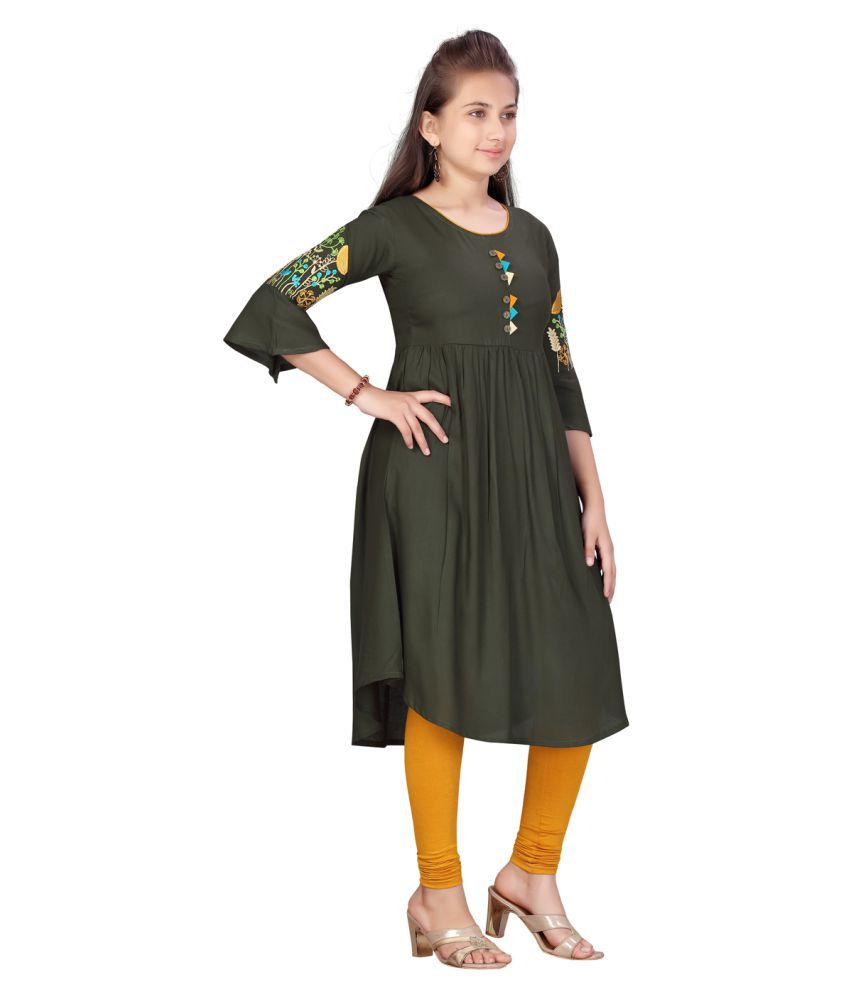 which colour leggings with dark green kurtis