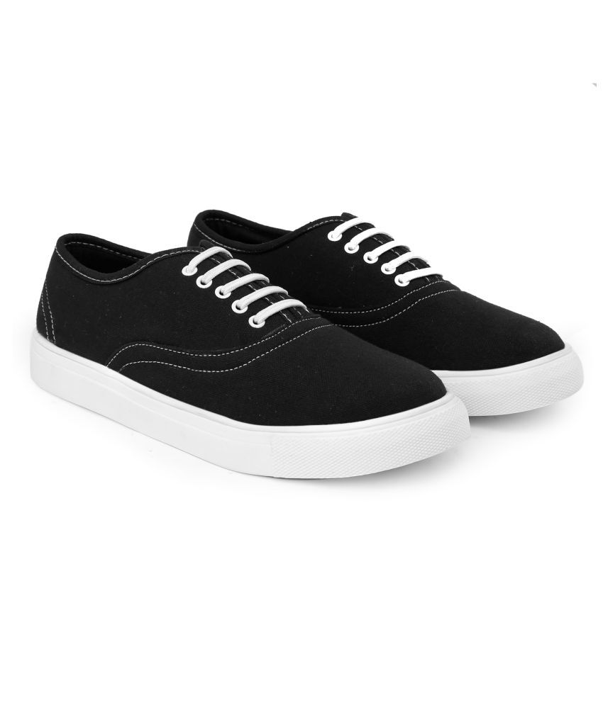     			YUVRATO BAXI Black Casual Shoes