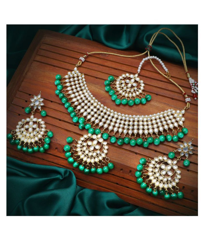     			Sukkhi Alloy Green Traditional Necklaces Set Choker