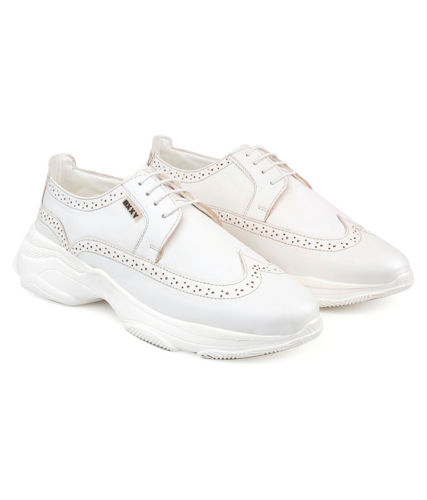     			YUVRATO BAXI Sneakers White Casual Shoes