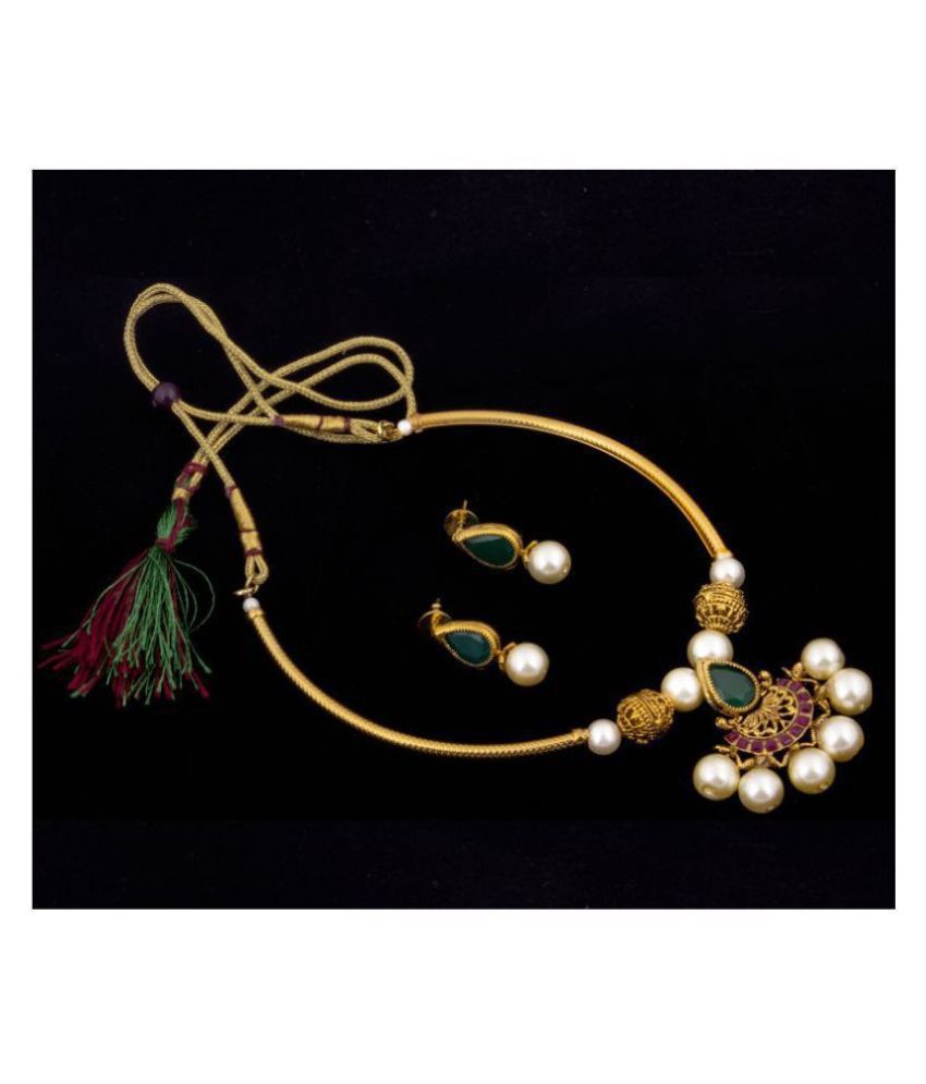 Piah Fashion Alloy Golden Designer Necklaces Set Collar