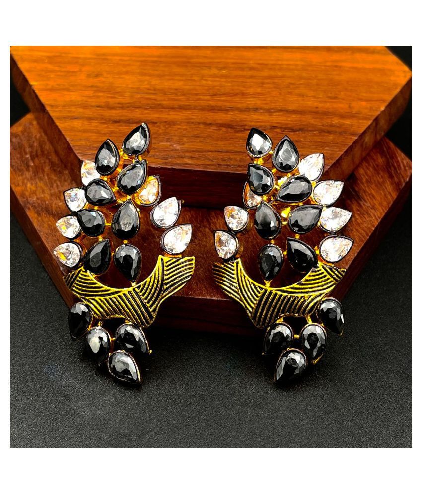     			The Jewelbox Black Kundan Designer Stud Earrings