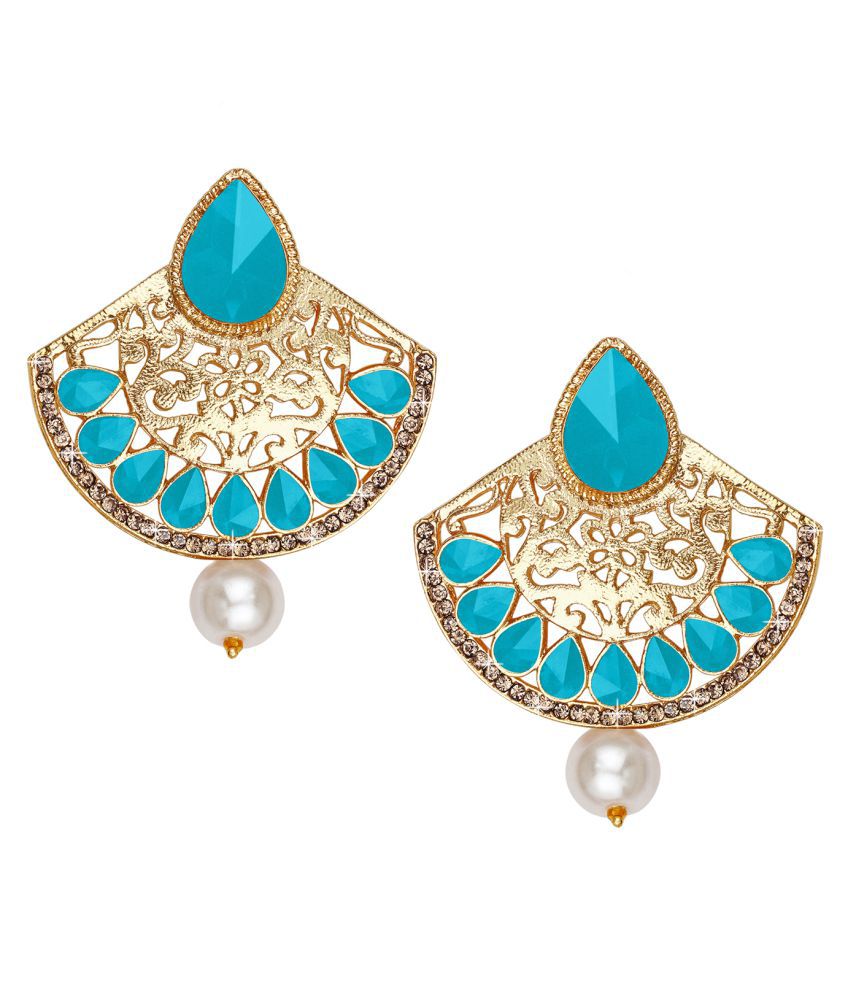     			Stylish Gold Tone Drop Polki Stone and Cz LCD Diamond Studded Filigree Earring for Women and Girls.