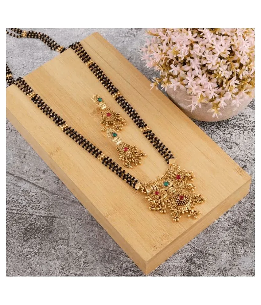 Gold mangalsutra set hot sale with earrings