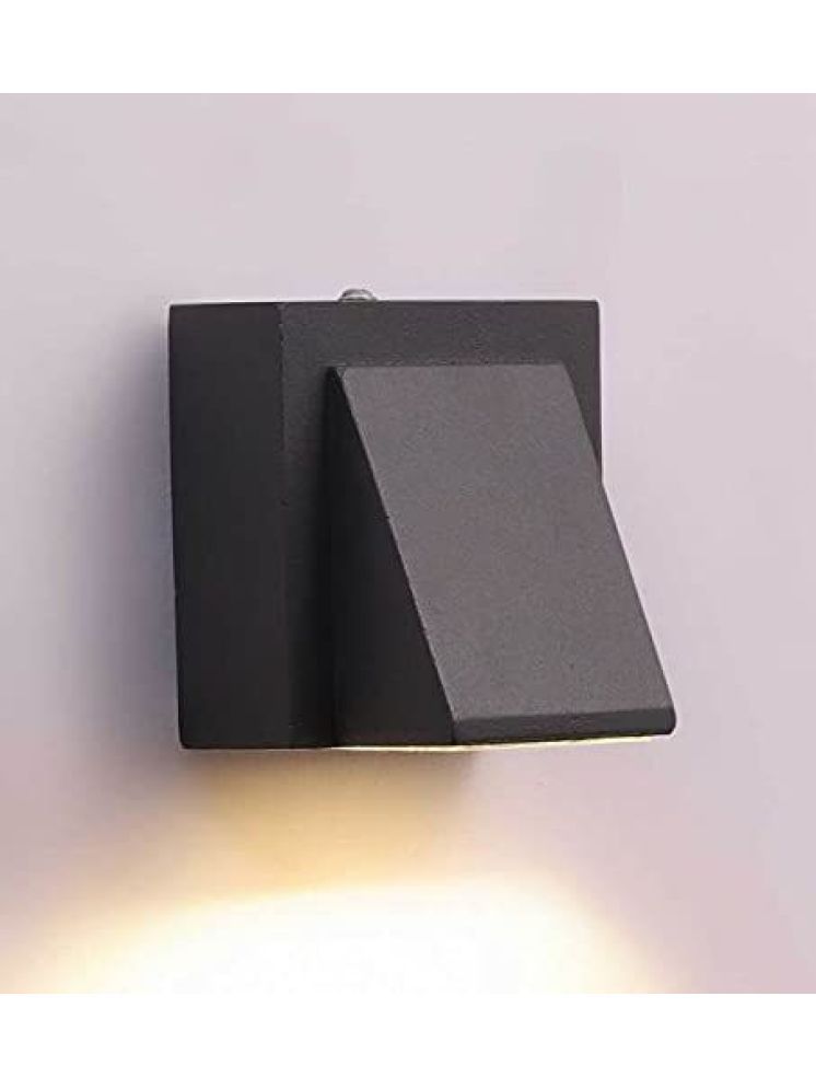     			SPARKWORLD Black Down Light Wall Lamp ( Pack of 1 )