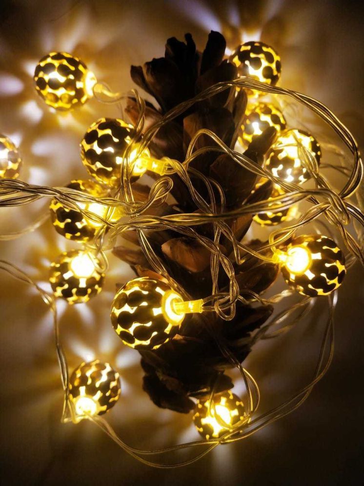     			SPARKWORLD Gold 1Mtr String Light ( Pack Of 1 )